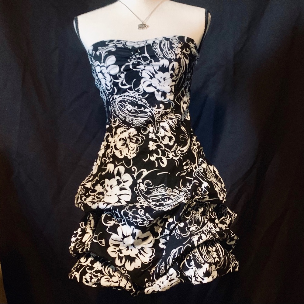 Sexy strapless dress black and white paisley dress